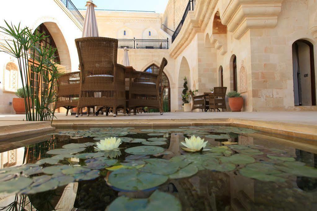 Shmayaa Hotel Midyat Exterior photo